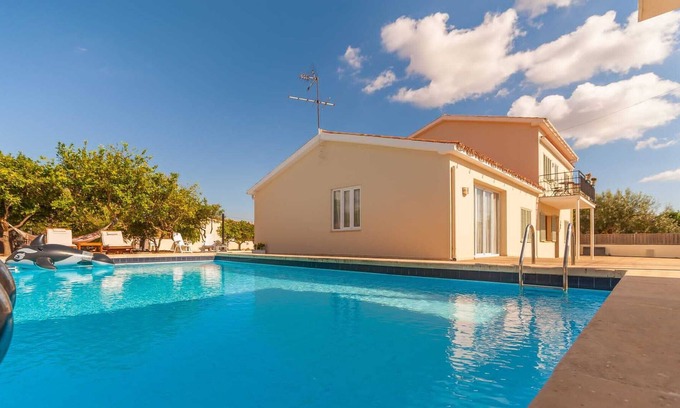 Plamanyola Ski Chalet | Villa Tramuntana view 9 guests and swimming pool