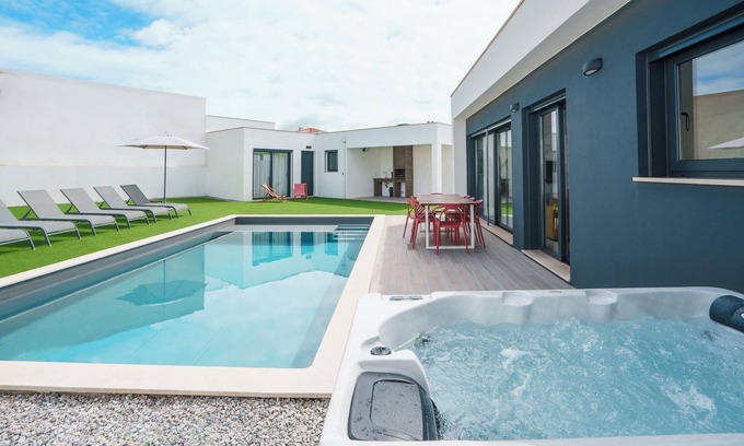 Atalaia Villa | Villa Tropical, luxury house in a quiet area with private swimming pool