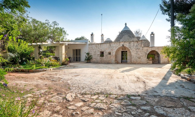 Latiano Villa | Villa "Trullo Nonno Vittorio" with Private Garden & Wi-Fi
