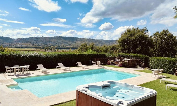 Lucignano Villa | Villa Tuscan Prestige 25 ospiti Piscina Jacuzzi