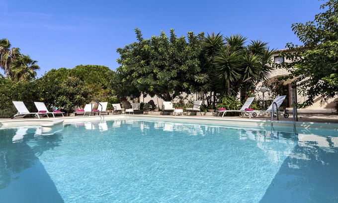 Cava dʼAliga Bed & Breakfast | Villa U Marchisi with pool wifi next to the beach in Cava d'Aliga