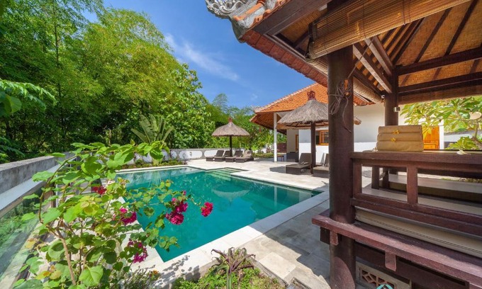 Anturan Villa | Villa Udara Lovina, Kalibukbuk