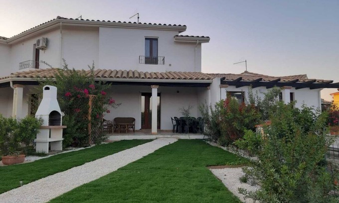 Sant'Anna Arresi Apartment | Villa Ulivo, holiday home with swimming pool and pets allowed