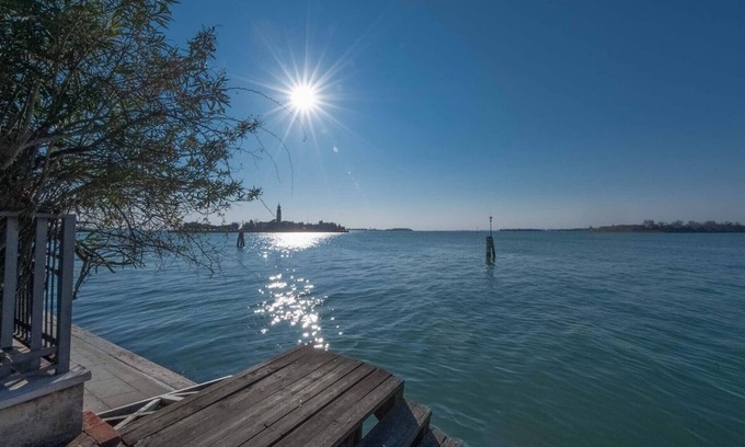 Santa Maria in Stelle Apartment | Villa Une: garden, beach and culture in Venice.