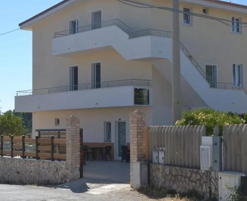 Ischitella Bed & Breakfast | Villa Uria monolocali con e senza angolo cottura