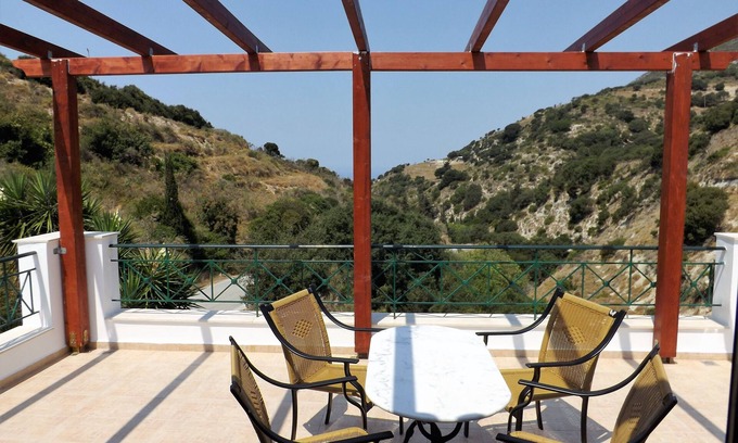 Dhrakata Villa | Villa Verde last before Myrtos Beach