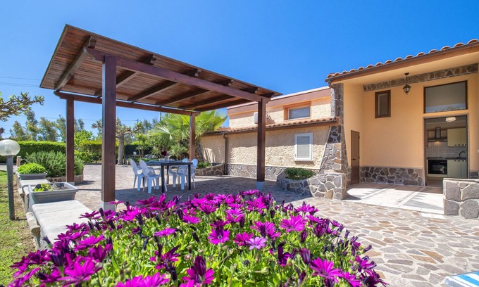 Alghero Villa | Villa "Villamorus 2" with Garden, Terraces & Wi-Fi