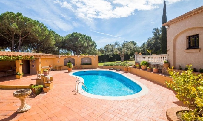 Castell-Platja d'Aro Villa | Villa Violeta spacious townhouse with private swimming pool.