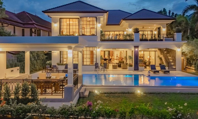 Laguna Villa | Villa Viola | Fully staffed New Luxury Villa | Laguna Golf Course & Beach Access