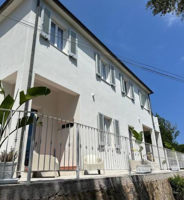 Procchio House | Villa Viola Rooms, a 200mt dalla spiaggia di Procchio