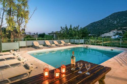 Vlichada Villa | Villa Vlychada - With Private Pool