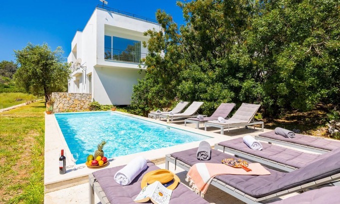 Petaleia Villa | Villa Voukithro - Four Bedroom Villa, Sleeps 8