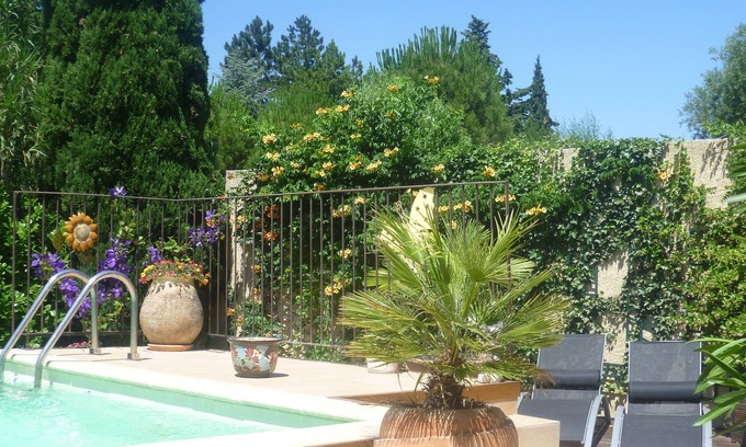 Sarrians Villa | villa w/ pool and Independant Quarters - check reviews on listing #282629