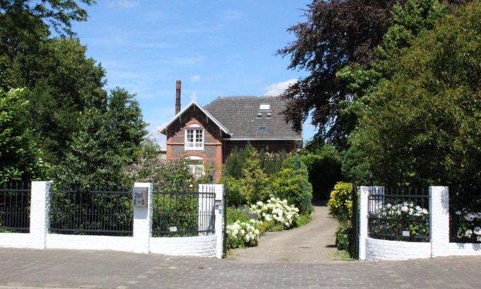 Tegelen Bed & Breakfast | Villa Wambach