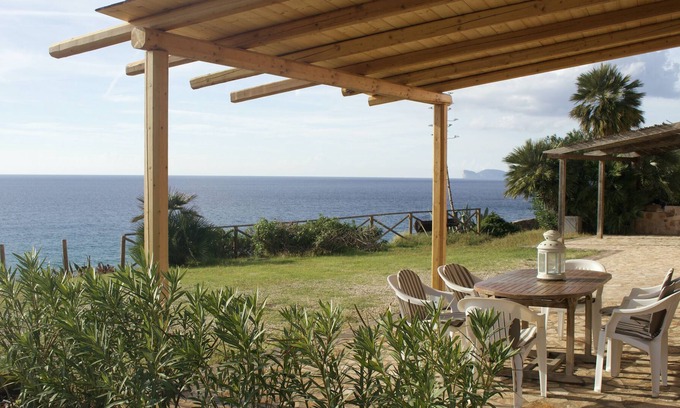 Alghero Apartment | Villa Wanda - Seafront apartment with sea view and private beach