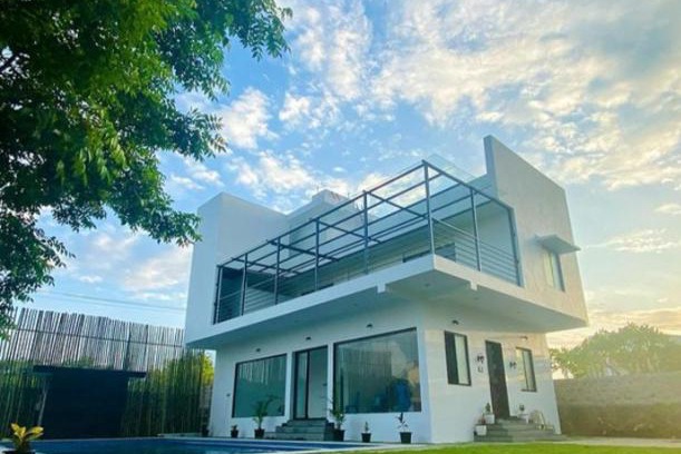 Krishna Karanai Villa | Villa white