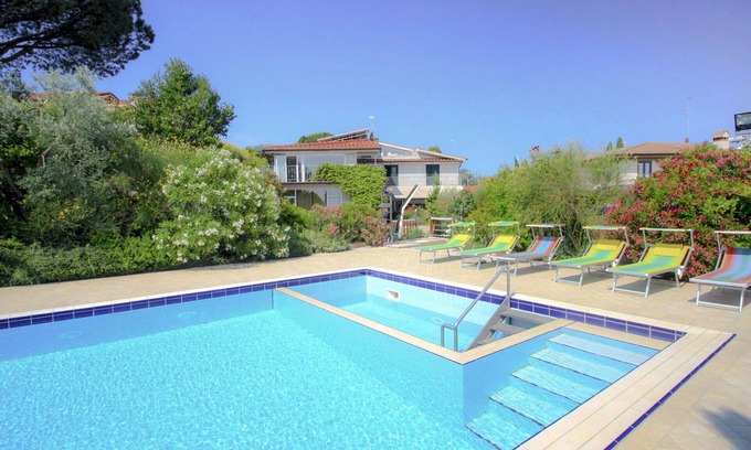 Bobolino Villa | Villa with WIFI, A/C, private pool, hot tub, TV, terrace, pets allowed, panoramic view, parking