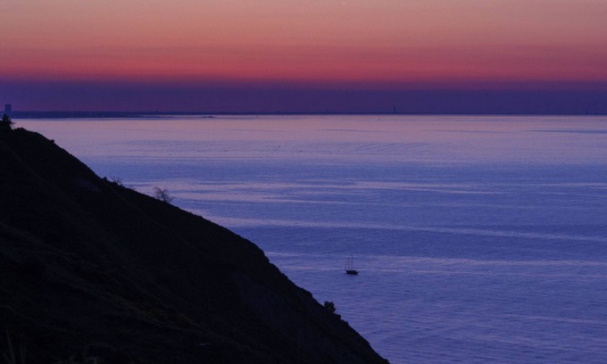 Castel di Mezzo Villa | Villa with a pool, sunrise, and sunset over the sea