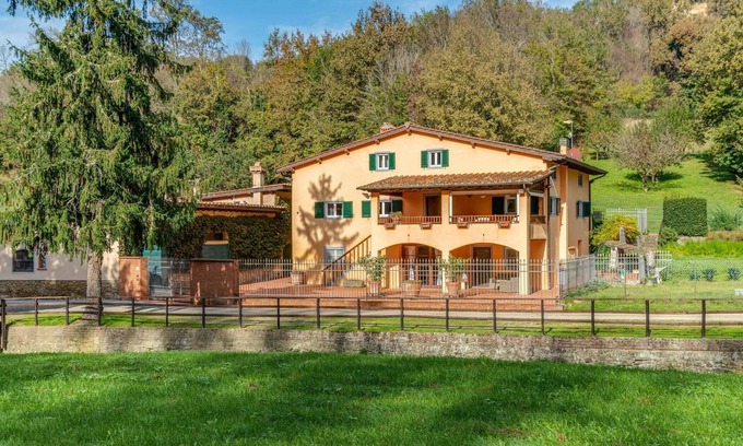 Reggello Villa | Villa with air conditioning, heated pool, sauna, garden, in the Chianti area