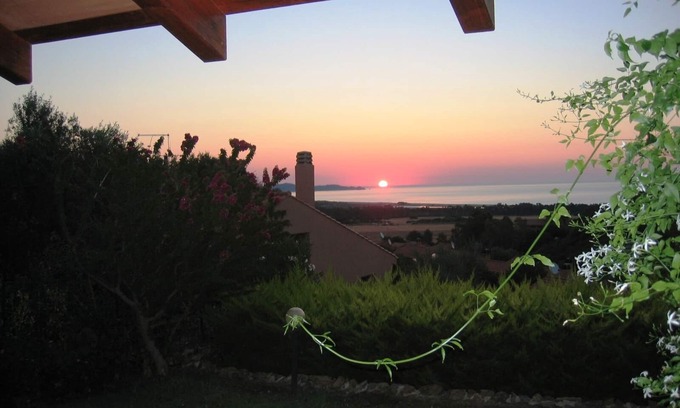 Costa Rei Villa | Villa with beautiful garden overlooking the sea