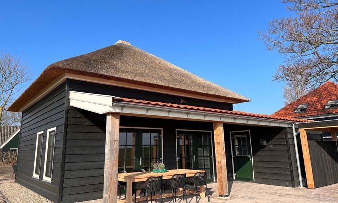 Hippolytushoef Villa | Villa with enclosed garden near the Wadden Sea