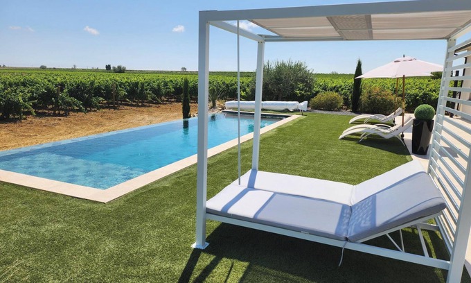 Servian Villa | Villa with exceptional 4-star certified viewSPA and heated infinity pool
