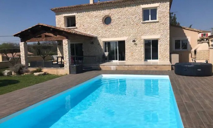 Allegre Les Fumades House | Villa with pool