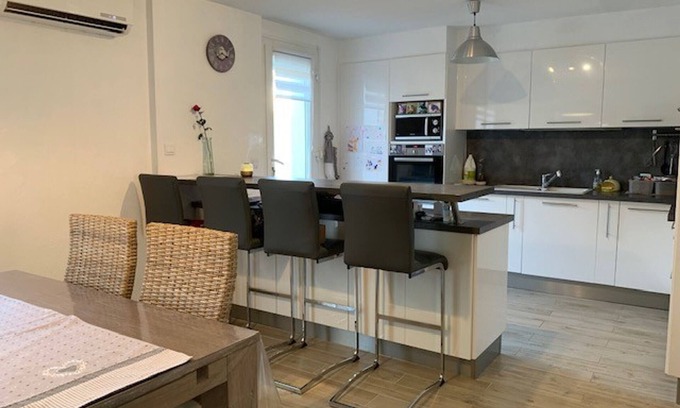Balaruc-les-Bains House | Villa with Garden and BBQ in Peaceful Balaruc, Rated 3 Stars