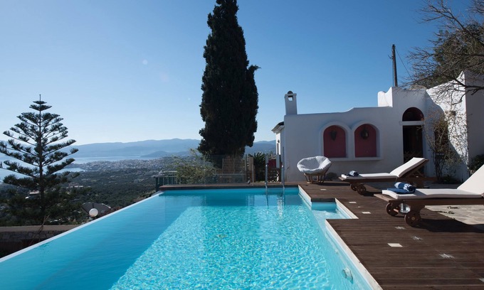 Agios Nikolaos Villa | VILLA WITH A CHARACTER MIRABELLO SUITES