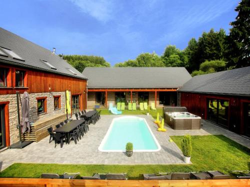 Freineux Villa | Villa with heated outdoor pool and sauna