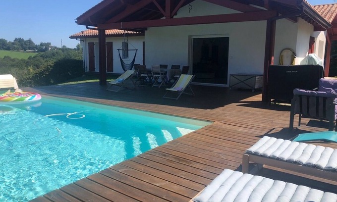 Larressore House | Villa with heated pool 15 minutes from Biarritz and Bayonne