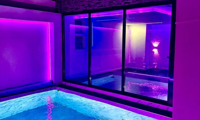 Seixal Villa | Villa with heated pool