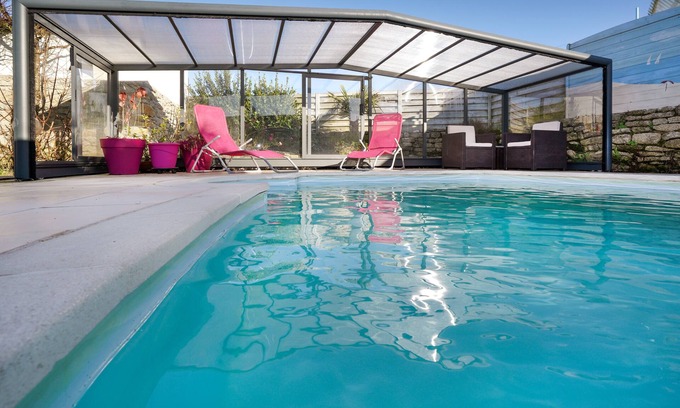 Guilvinec Villa | Villa with heated pool 900m from the sandy beach