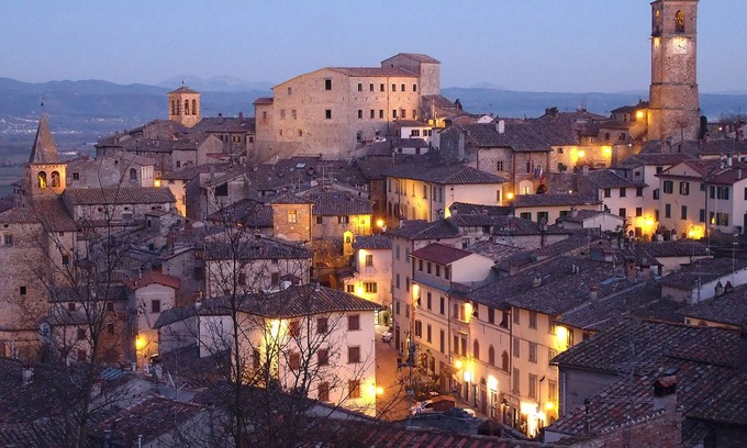 Caprese Michelangelo Villa | Villa With Private Pool In The Tuscan Hills East Of Florence, no pets.