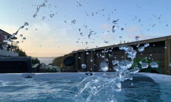 Godvik Villa | Villa with jacuzzi