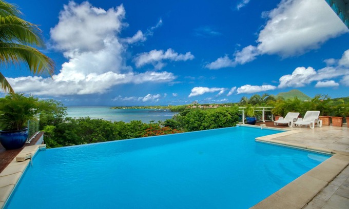 Le Diamant Villa | Villa with large sea view (MQDI41)