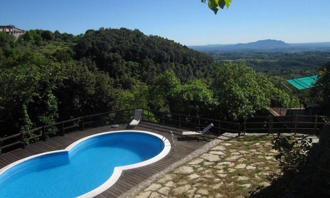 Montasola Villa | Villa with pool and spectacular views in Montasola