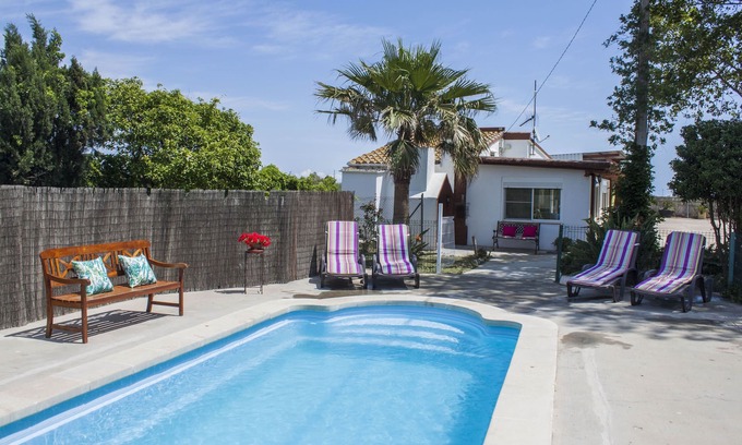 Deltebre House | Villa with pool, barbecue, free wifi, beach at 3km