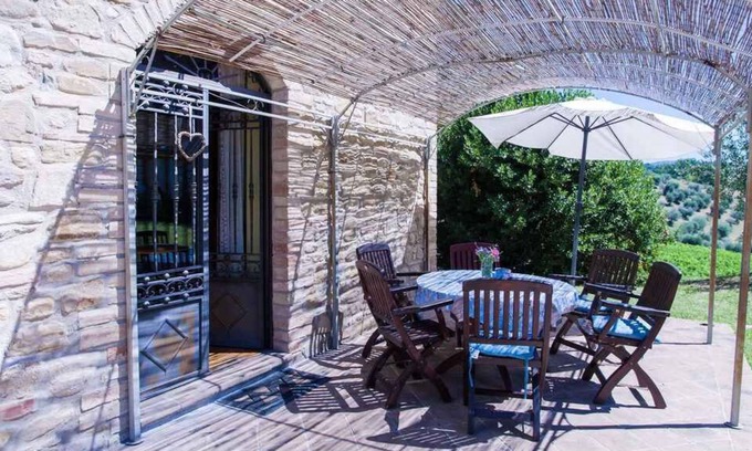Ramazzano House | Villa with pool, garden and air conditioning