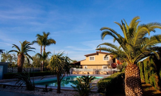 Trani Apartment | Villa with Pool & Garden - Underground floor