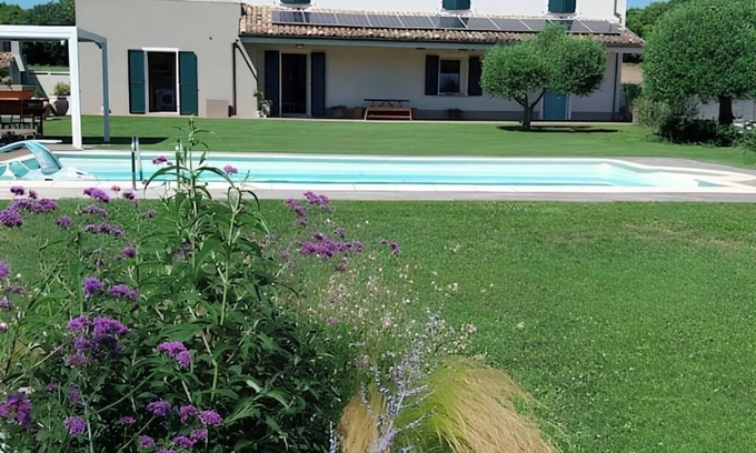 Pesaro Villa | Villa with pool in the Pesaresi countryside a few kilometers from the sea