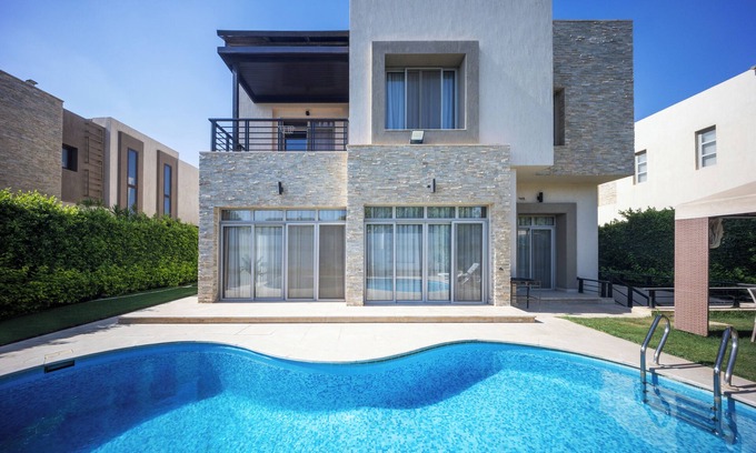 Sheikh Zayed City Villa | Villa With Private Pool In Beverly Hills