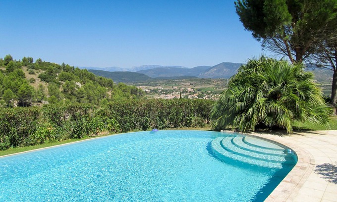 Cessenon-sur-Orb Villa | Villa With Private Pool And Stunning Views.