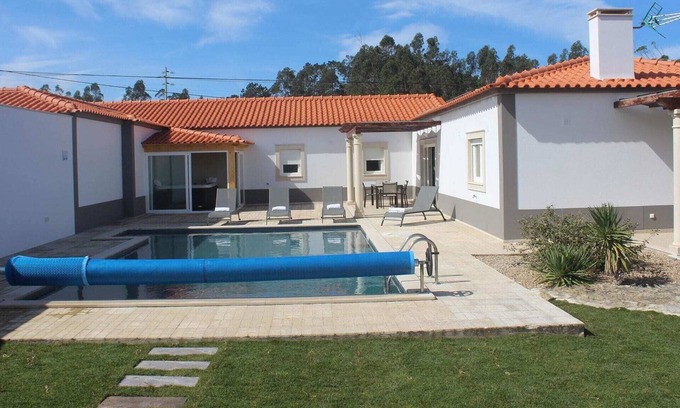 Caldas da Rainha Villa | Villa with private wellness and pool