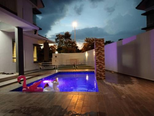 Kampung Batang Benar Villa | Villa with private Pool and Sauna @ Nilai