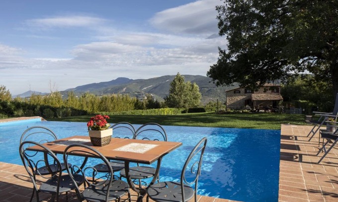 Castelraimondo Villa | Villa with private pool in beautiful surroundings in the Marche!