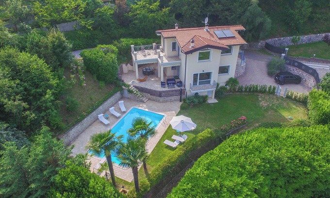 Cunettone-villa Villa | Villa with swimming pool, breathtaking view, pets allowed, for familiesn