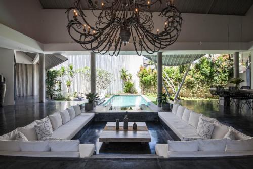 Umalas Villa | Villa Xaloc by House of Winds - Stunning Balinese retreat next to Canggu