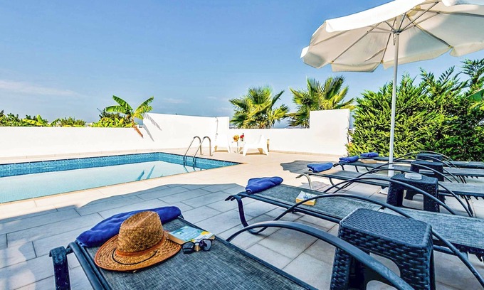 Zipari Villa | Villa Xenos Tria - Four Bedroom Villa, Sleeps 8