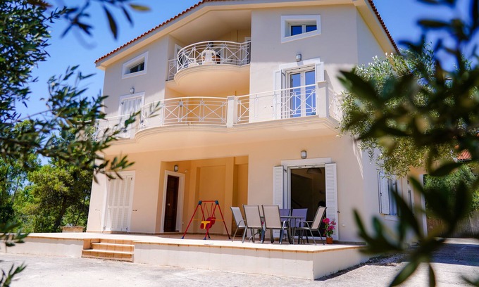 Kefalonia House | Villa Xi - 500metes away from XI